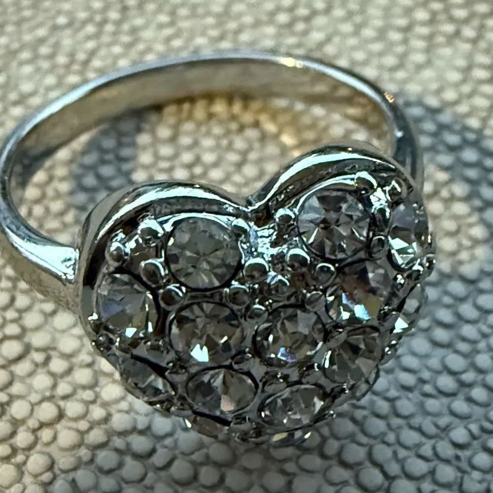 Silver Heart Rhinestone Statement Ring Size 9 Romantic Sparkle - Picture 3 of 16